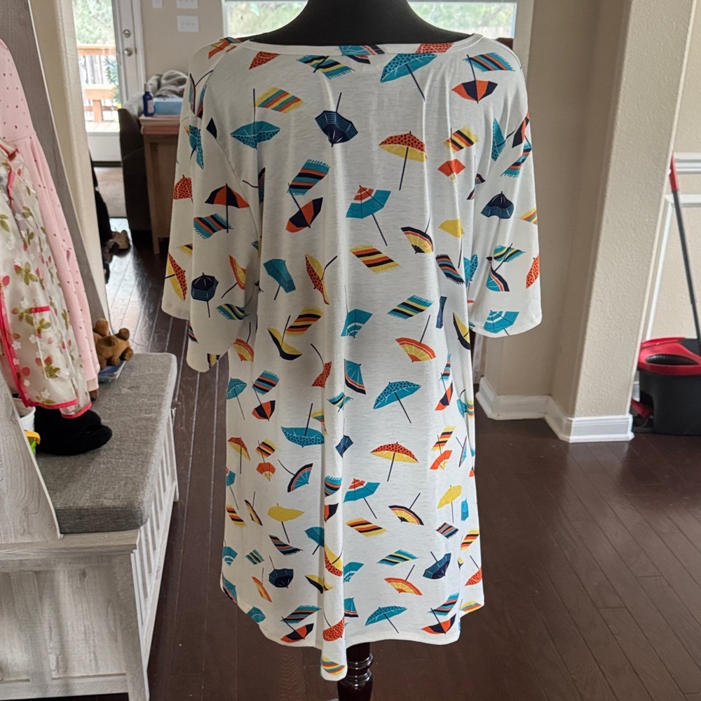 LuLaRoe Multicolor Patterned Top - Picture 4 of 4